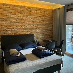 https://jacuzzi-glass-top-apartments.krakowhotelspoland.com
